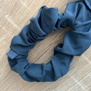 Lululemon scrunchie with fabric